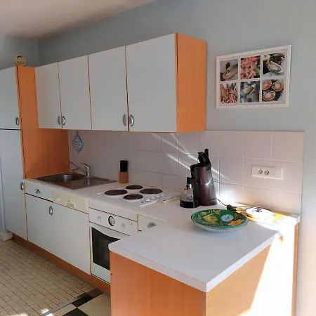 Apartment With Partial Sea Views In The Popular Seaside Of